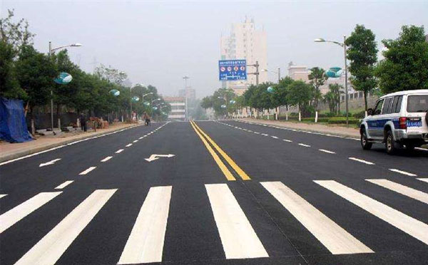 金银川路街道标线